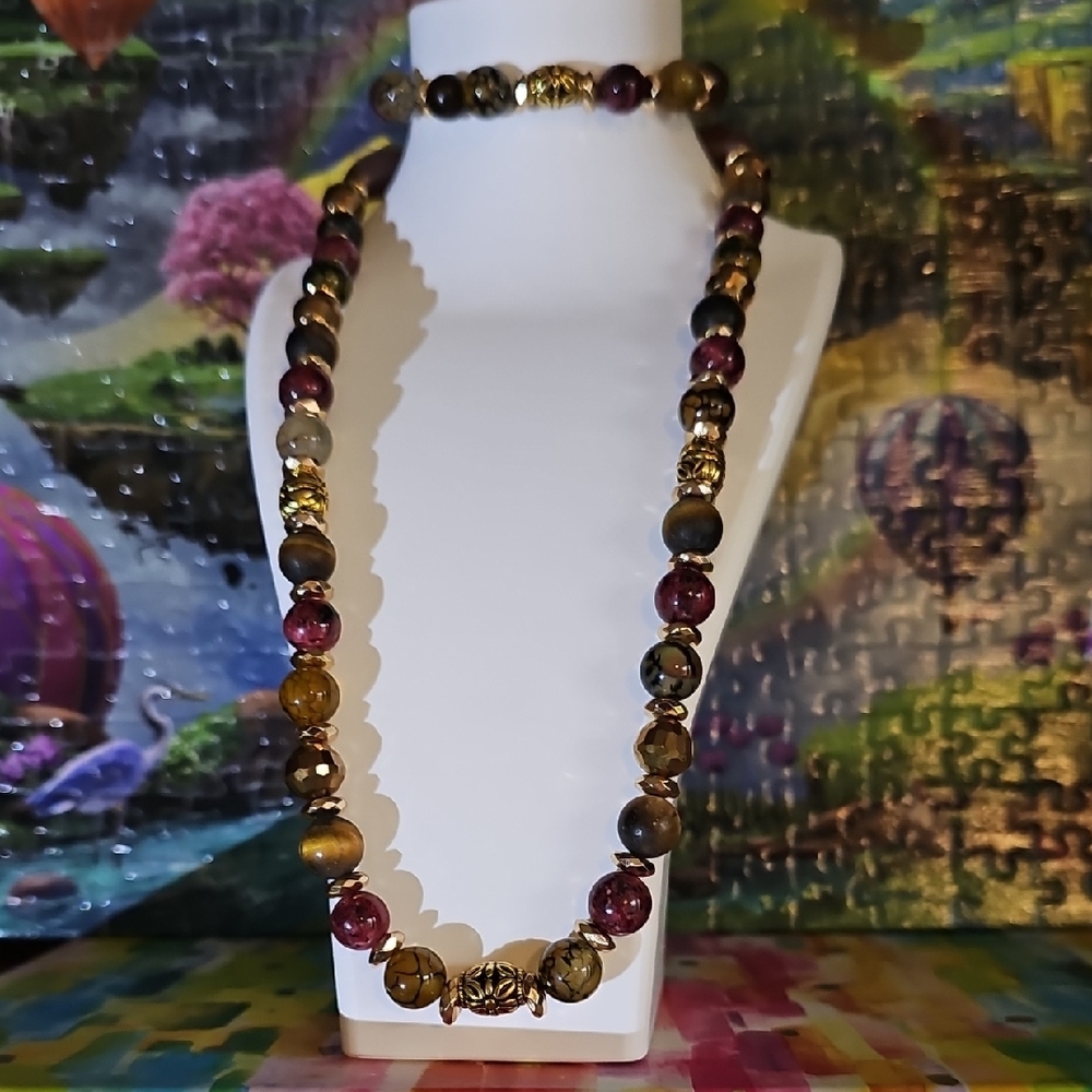 Elegant Beaded Necklace and Bracelet Set